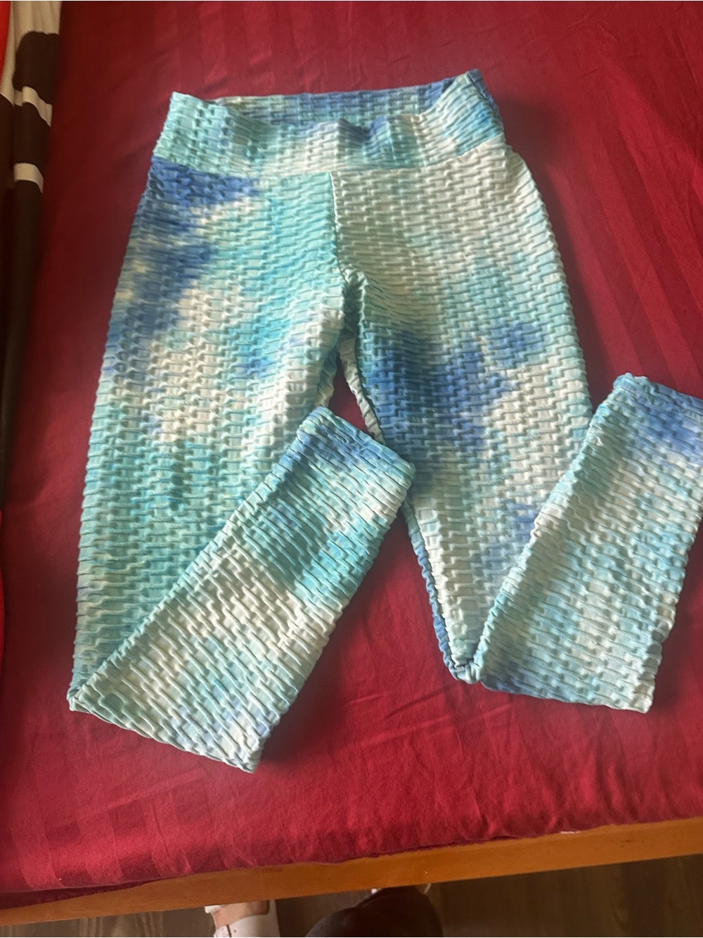 Textured Tie-Dye Leggings in Aqua Blue